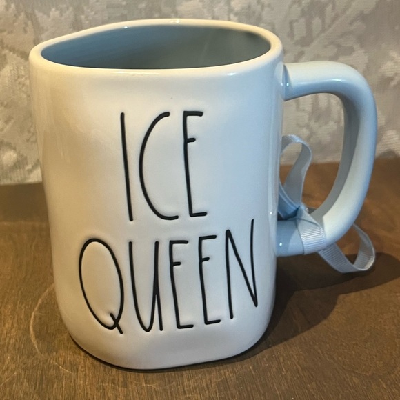 Rae Dunn Elsa Frozen Mug - Picture 4 of 4